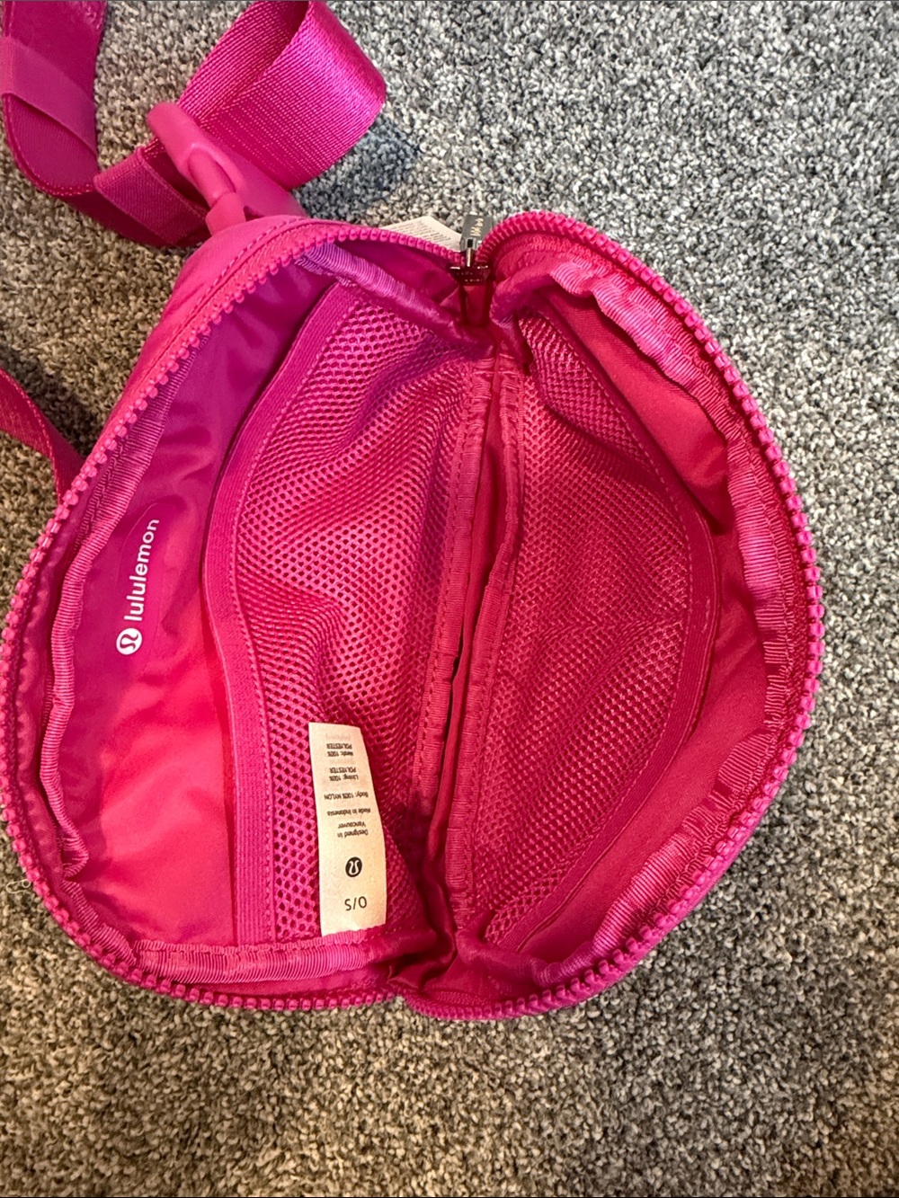 NWT Lululemon Belt Bag in Sonic Pink - Picture 4 of 4
